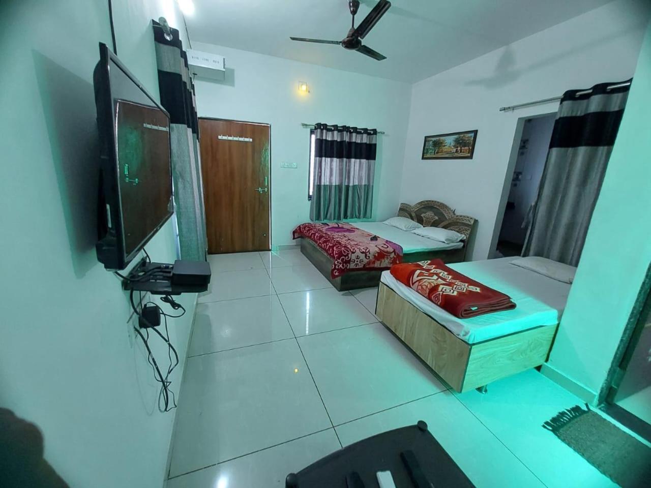 Jai Swaminarayan Delux Homestay Garudeshwar Esterno foto