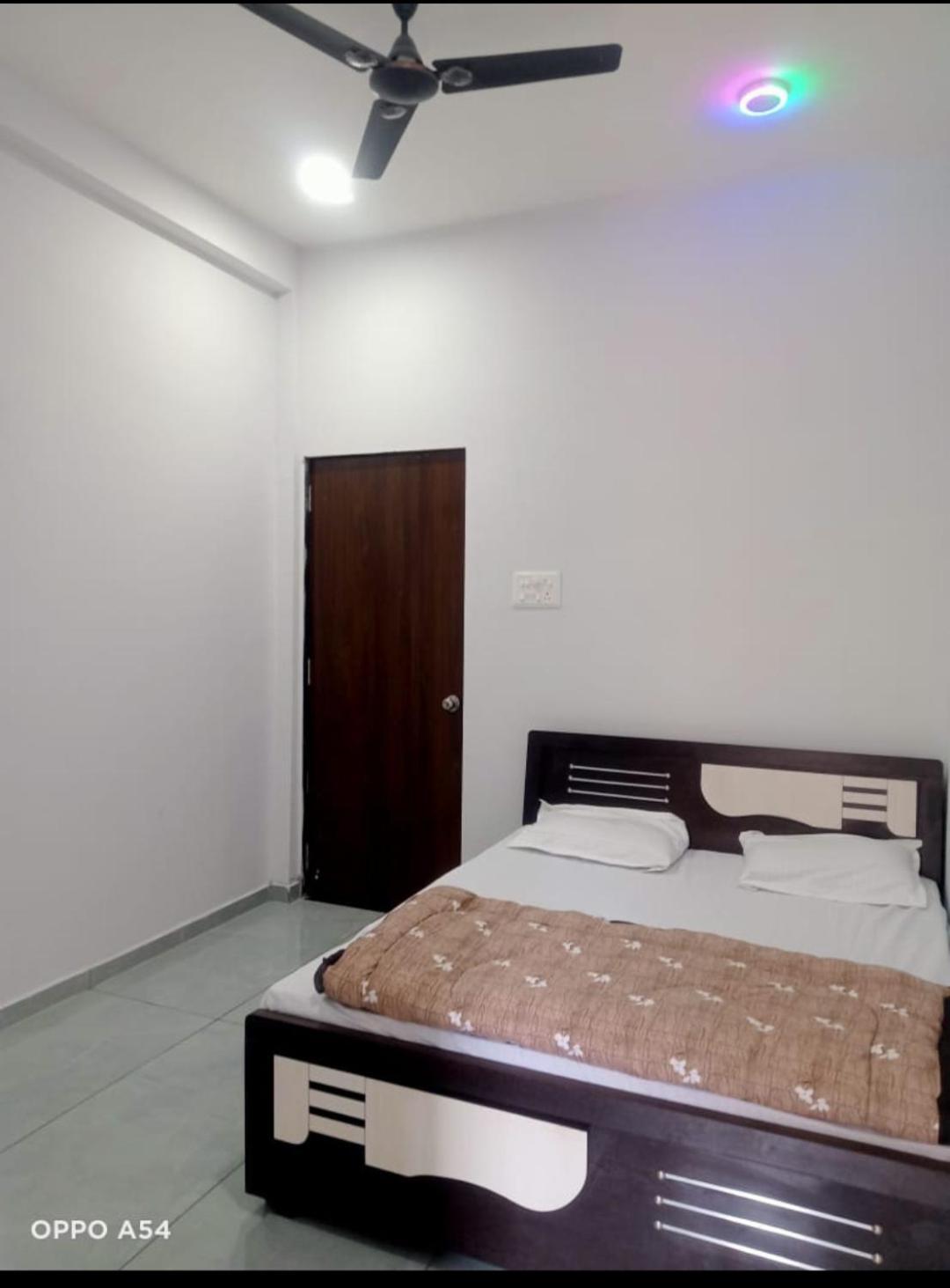 Jai Swaminarayan Delux Homestay Garudeshwar Esterno foto